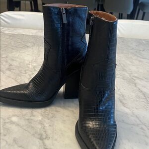 Bershka Black Textured Heeled Boots